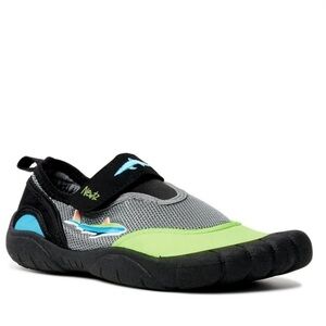 Newtz Boys’ Water Shoes NWOT/ with UPF 50, Size 13-1